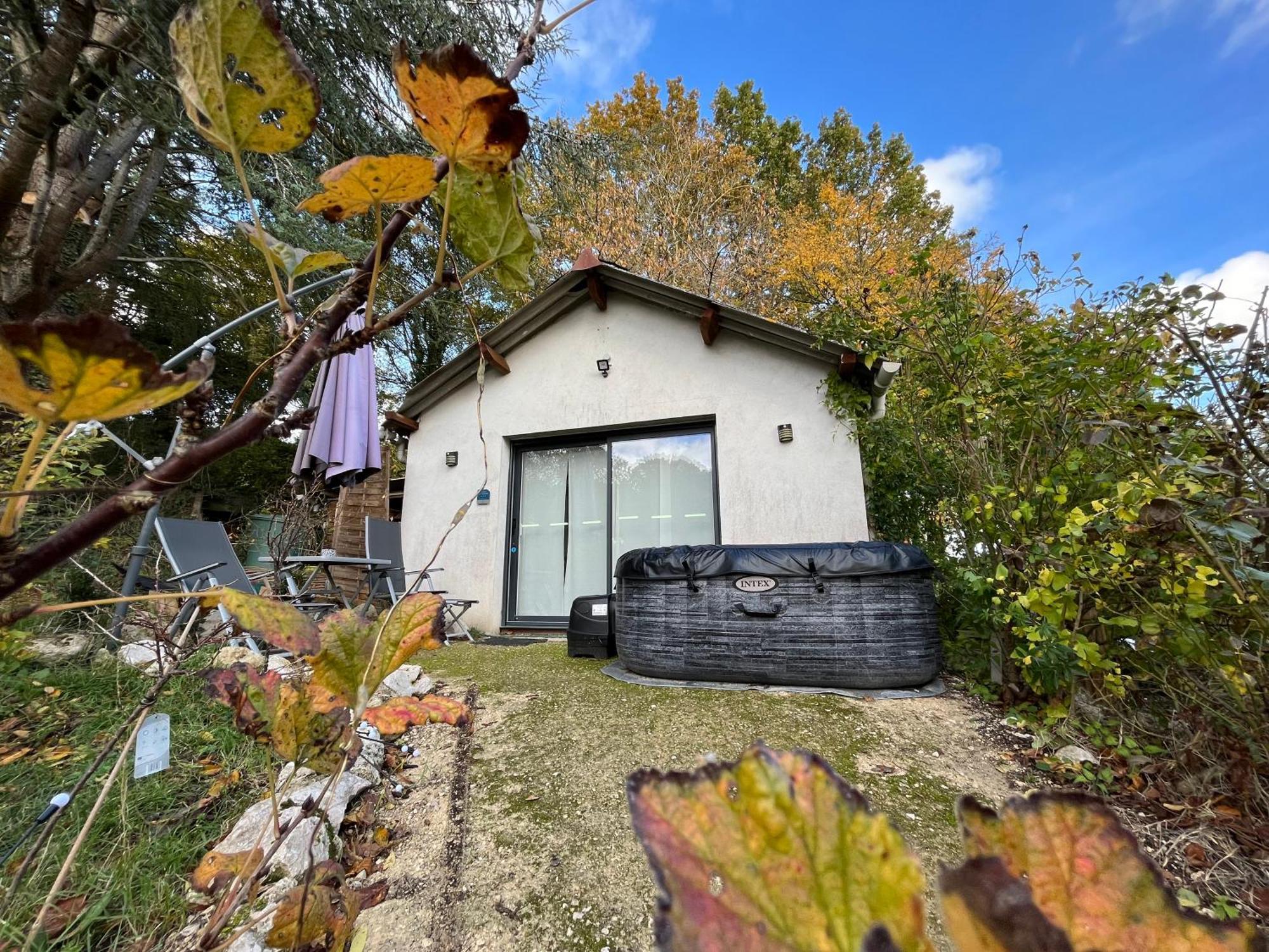 Cottage-gite & Jacuzzi - Chez Flo & Marc Holiday home